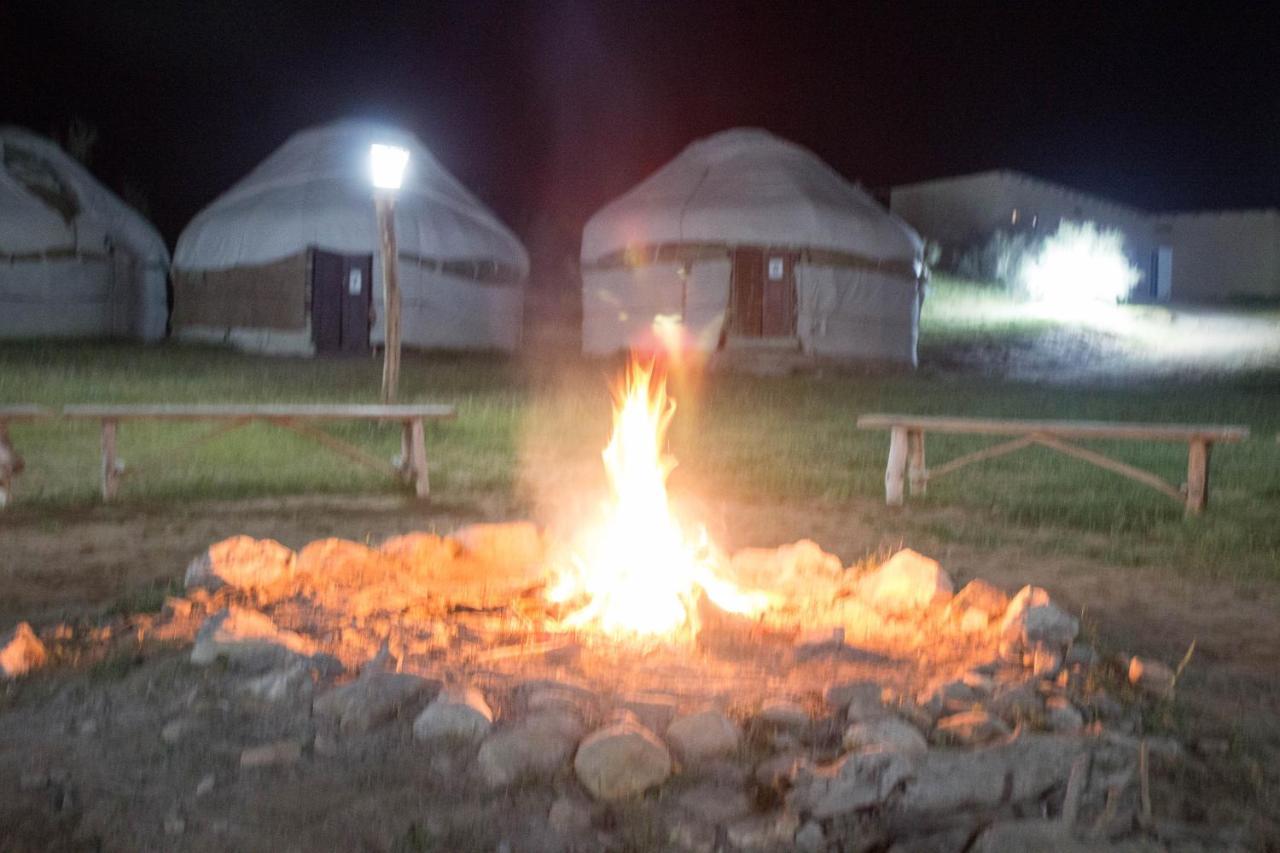 Hotel Kyzylkum Safari Yurt Camp Nurota Zewnętrze zdjęcie