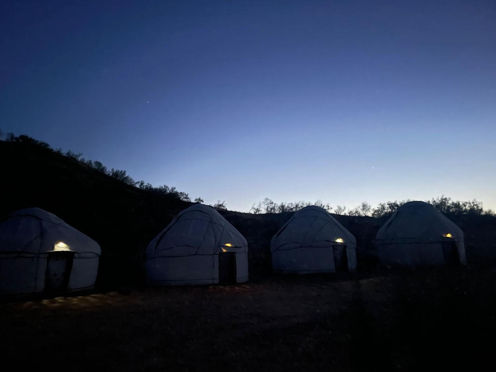 Hotel Kyzylkum Safari Yurt Camp Nurota Zewnętrze zdjęcie